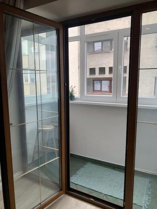 Wonderful University Studio Bukareszt Zewnętrze zdjęcie